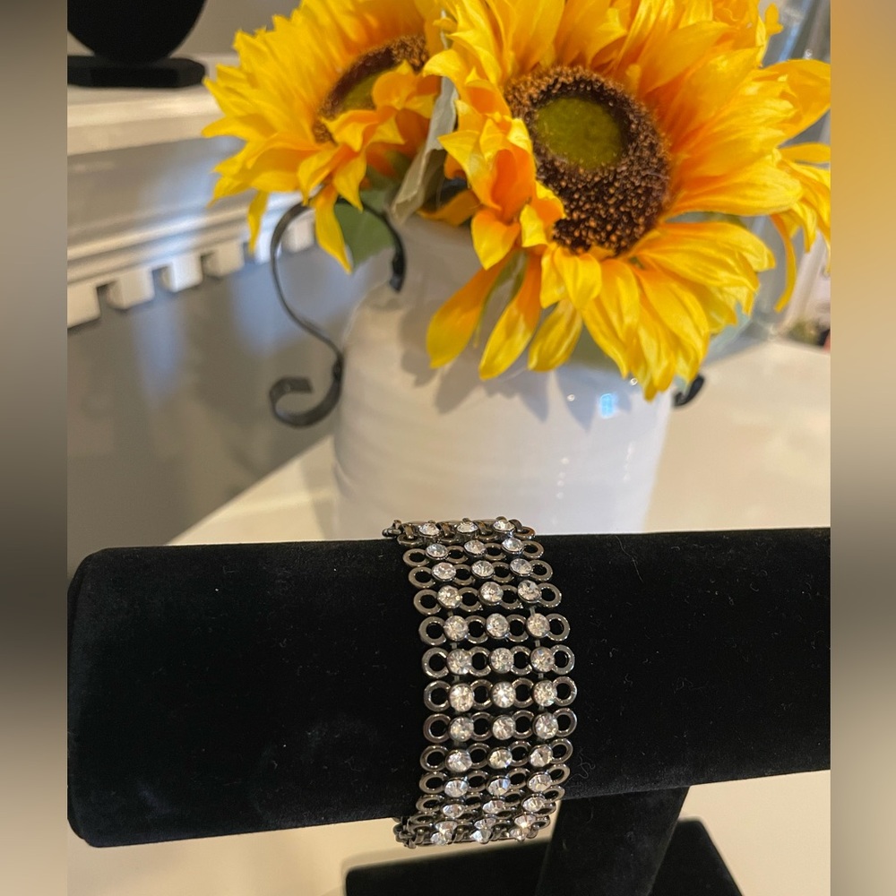 Chic Black Metal Rhinestone Bracelet - excellent condition